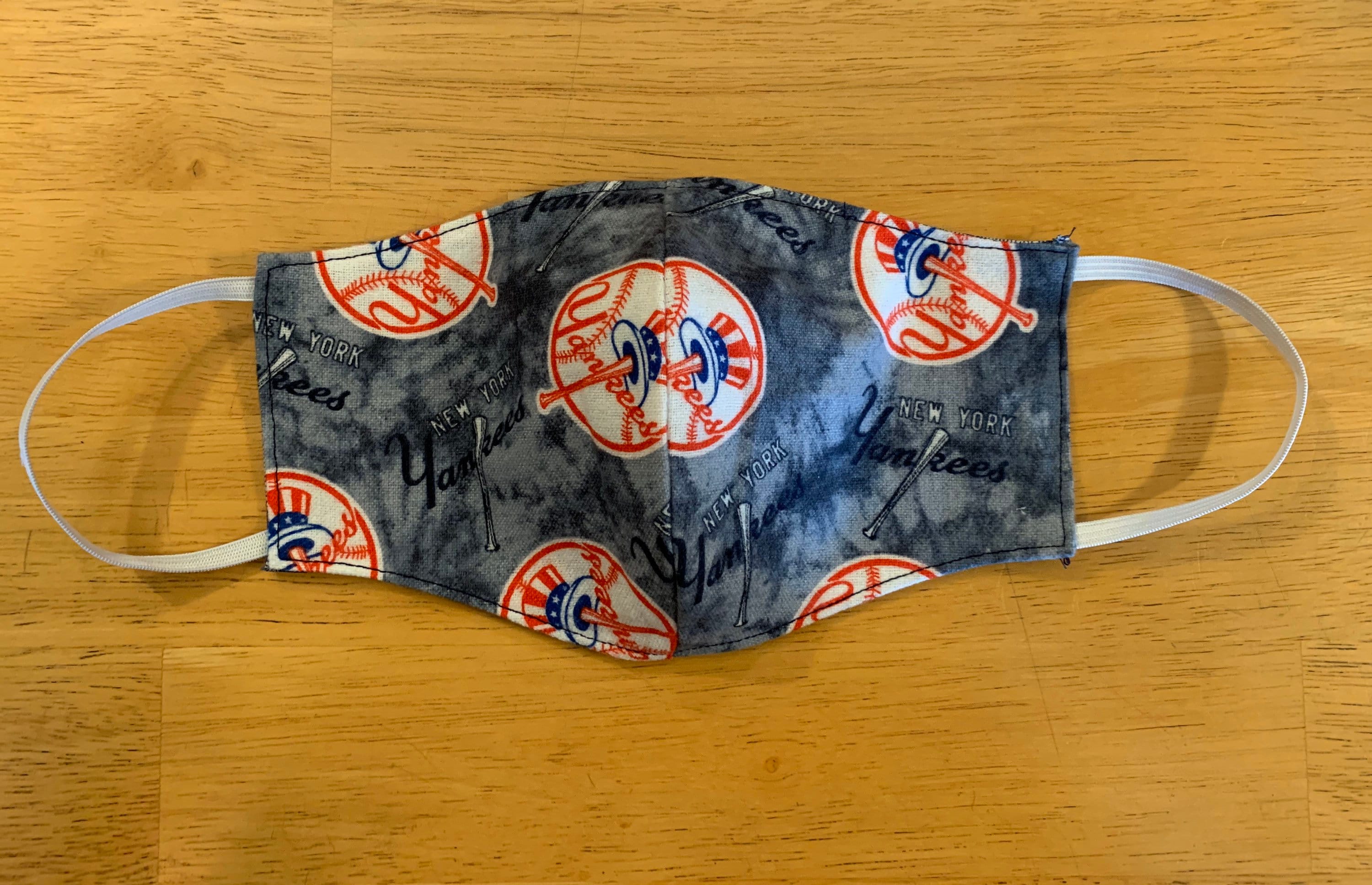 New York Yankee Face Mask! Reversible & Washable! NEW