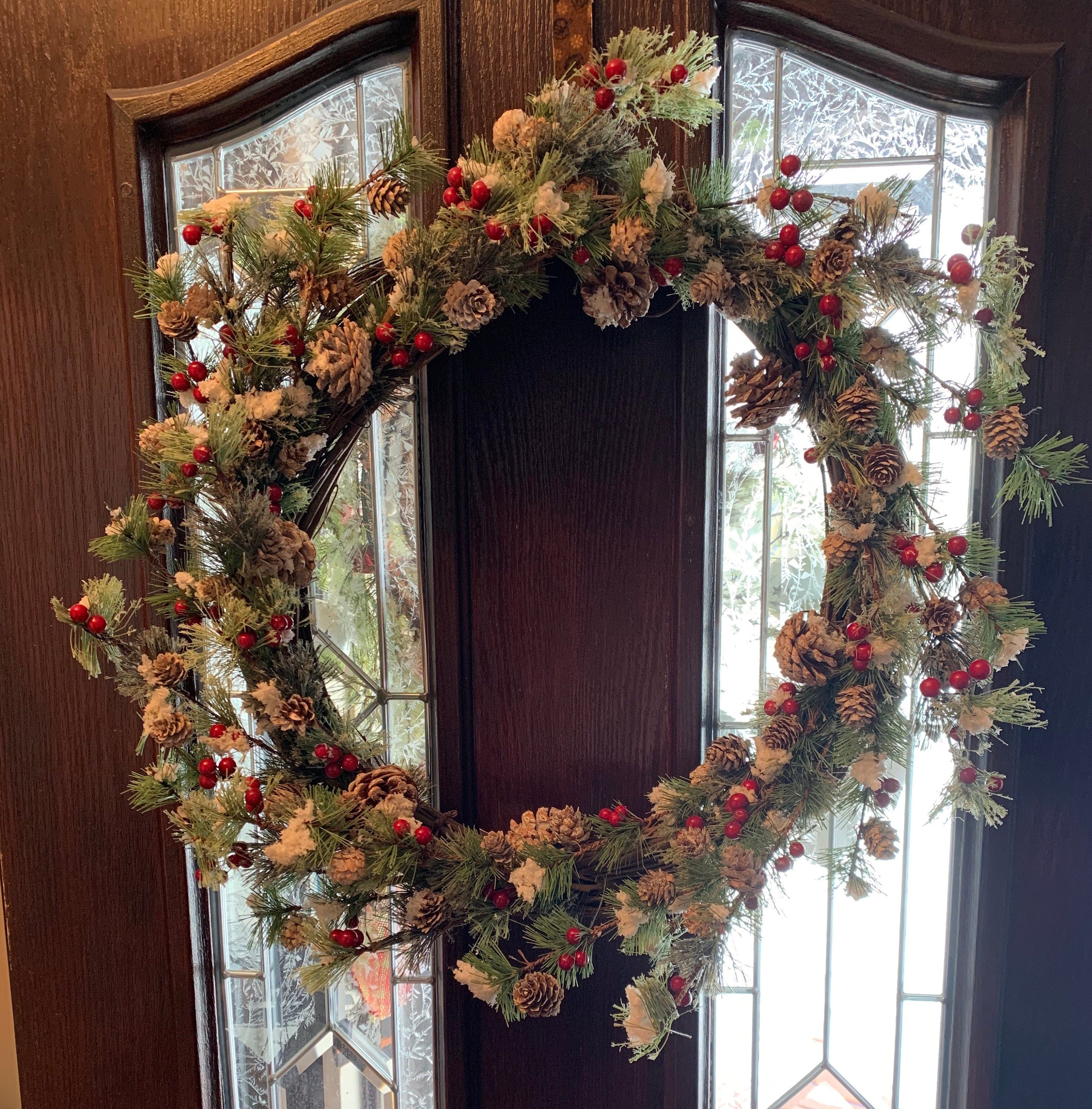Winter Whisper 23”Wreath! 14”center opening  NEW