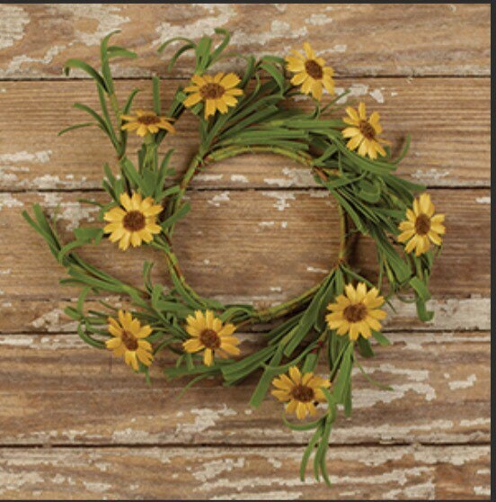 White or Yellow Mini Daisy 4” (3” inner opening) Candle Ring NEW