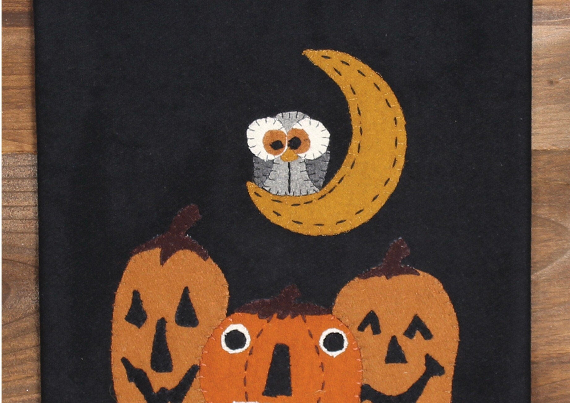 The Owl Knows Black Table Runner!  Wool New