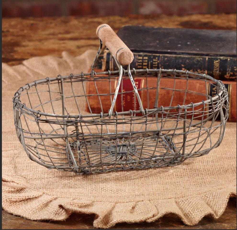 Farmhouse Oval Wire Basket (9x5.5x5.5”) NEW