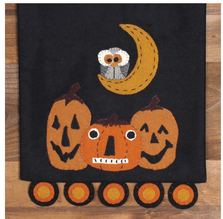 The Owl Knows Black Table Runner!  Wool New