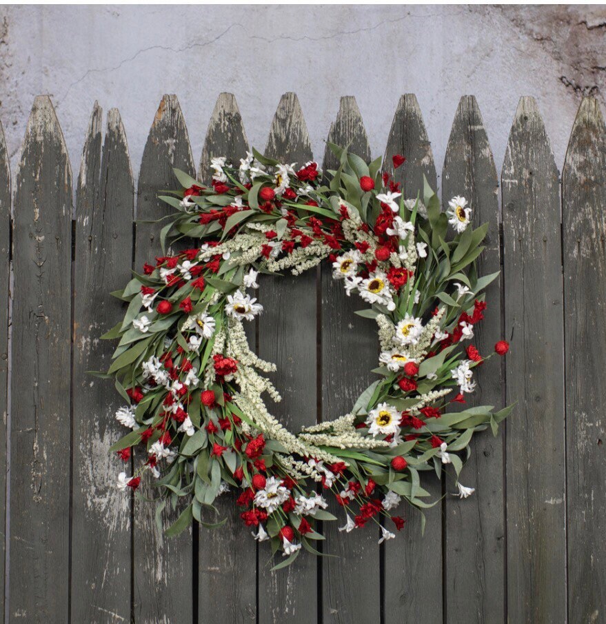 20” White Daisy & Red Heather Wreath New