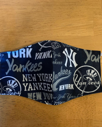 New York Yankees Reversible and Washable Face Mask! NEW!