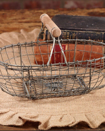 Farmhouse Oval Wire Basket (9x5.5x5.5”) NEW